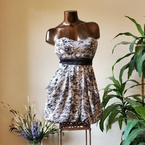 Must Have. Size small. Black & white